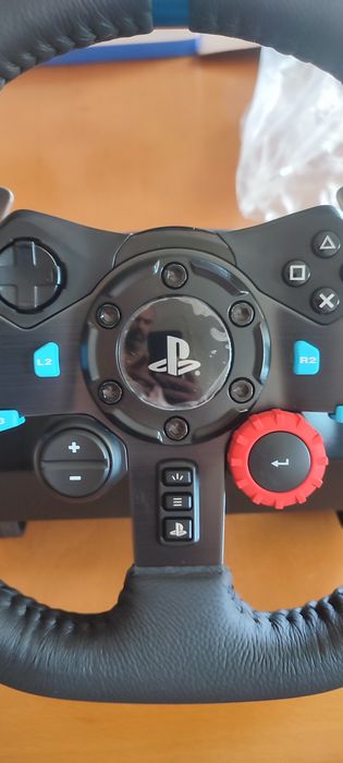 Volante Logitech G29 com suporte