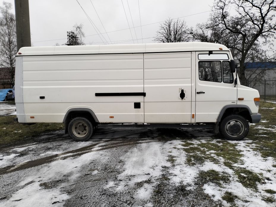 Мерседес Варіо 614.