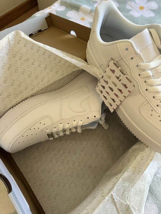 Nike t43 AF1. Em Branco e em Preto