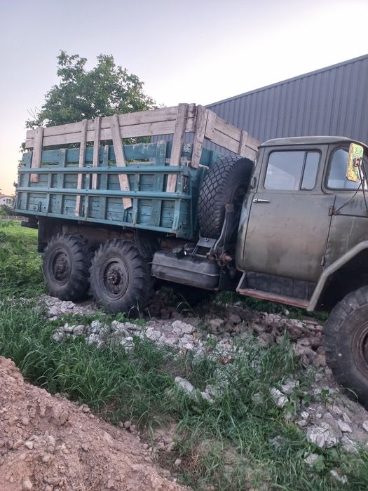 ЗІЛ 131 на повному ходу
