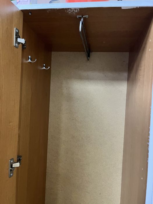 Шкаф с дзеркалом для прихожої