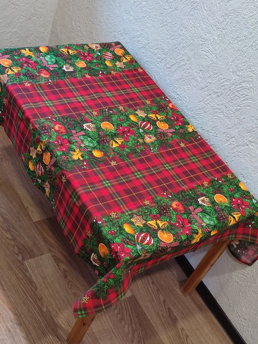 Продам Новогодние скатерти