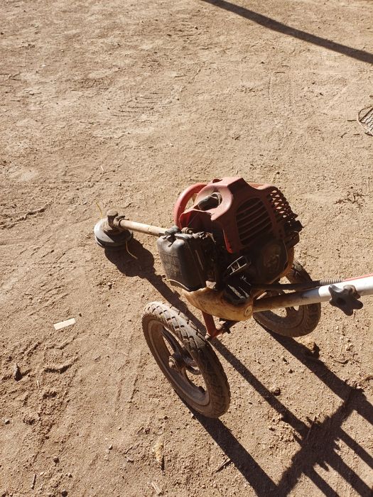 Maquina para cortar relva