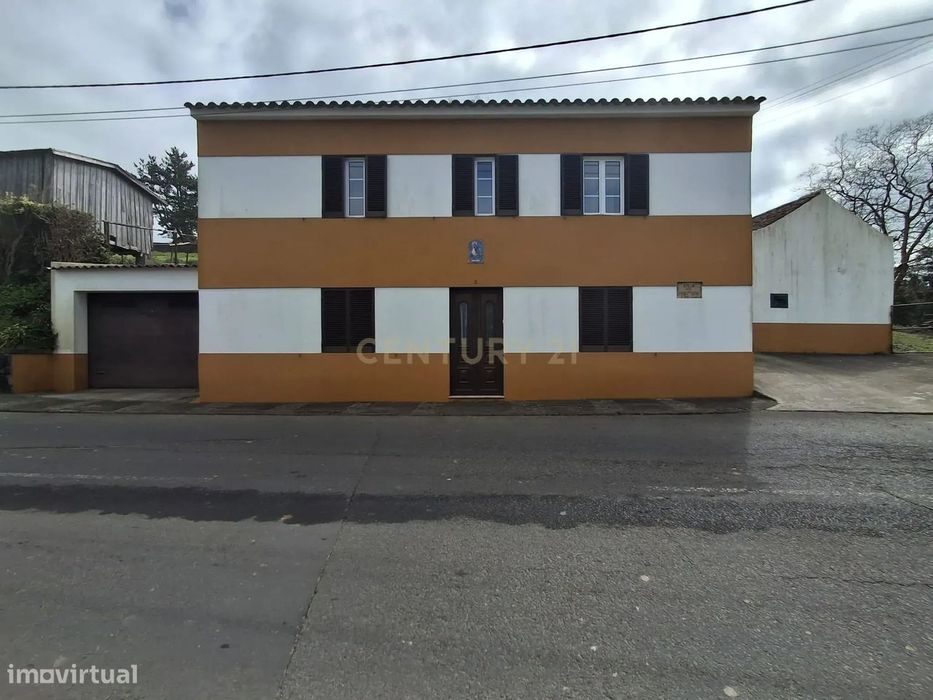 Moradia com uma boa Vista em Local Tranquilo