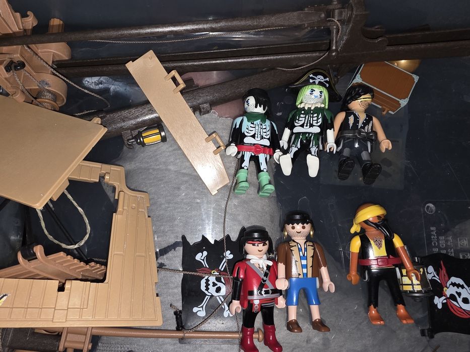 PLAYMOBIL 4290 ogromny Statek Piracki + SILNIK elektryczny + żagle + figurki