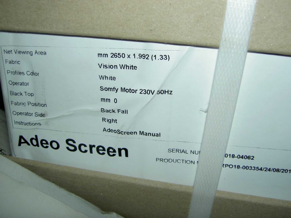 Nowy ekran projekcyjny Adeo Screen 2,6 x 2,0 m