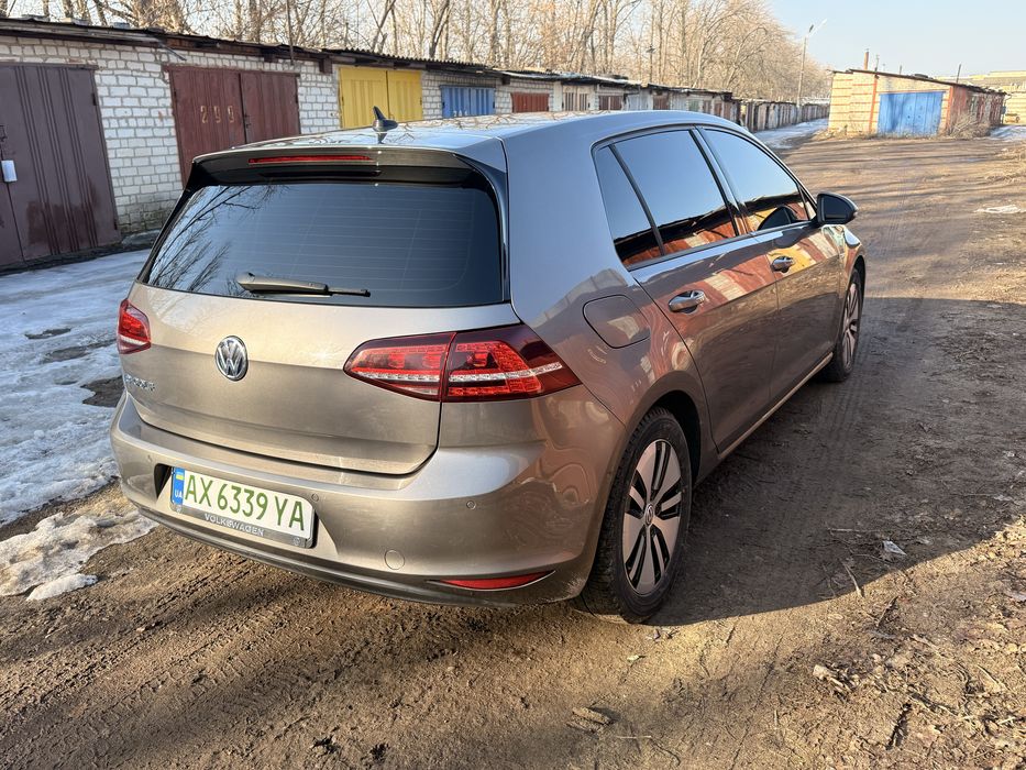 Продам Volkswagen e Golf