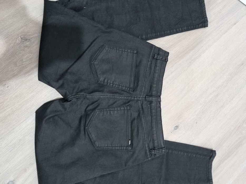 Czarne spodnie skinny