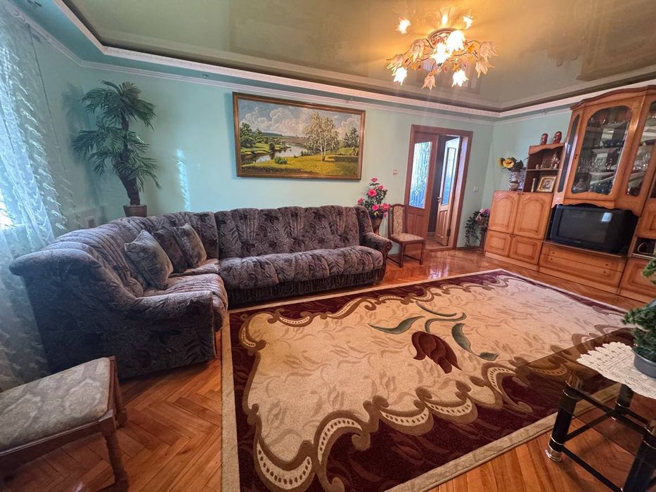 Продам будинок смт Ярмолинці