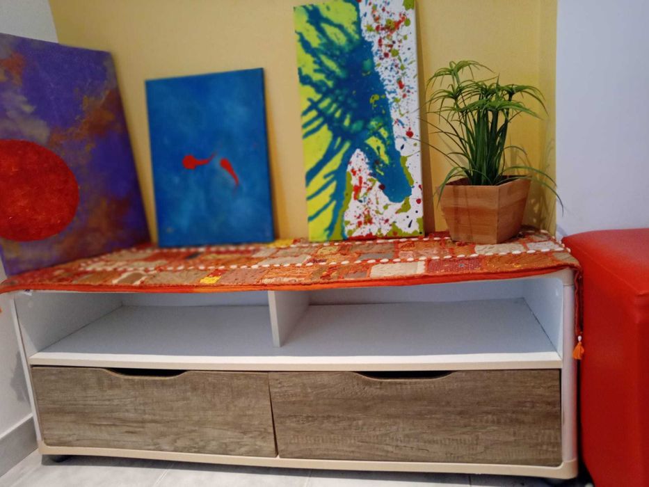 Movel de sala com 2 gavetas
