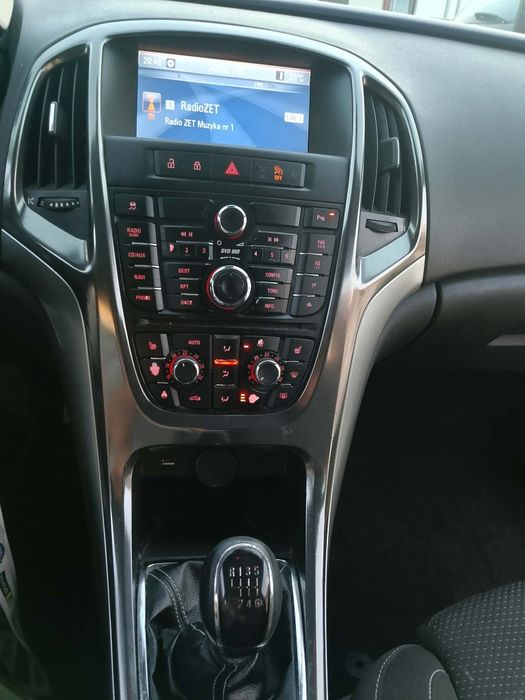 Opel Astra J 2010r. 1.7 CDTI 125km