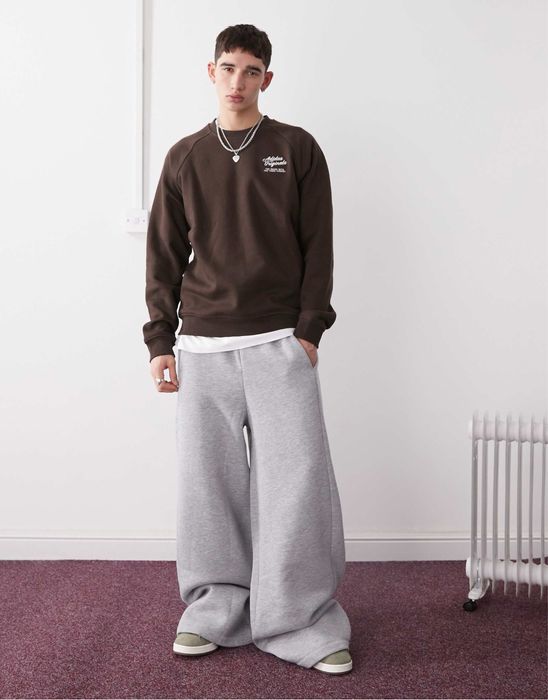 Коричневий светр з принтом  adidas Originals