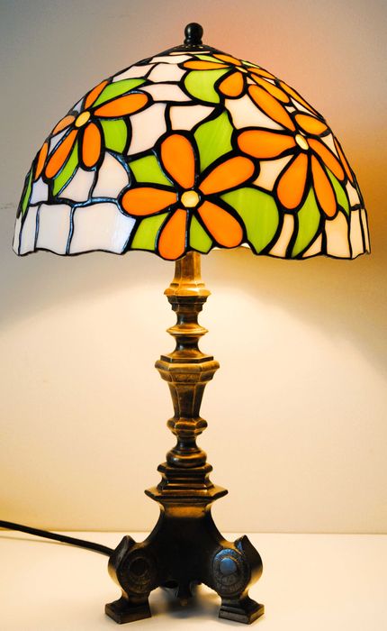 Piękna lampa witrażowa