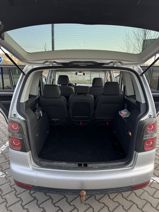 Volkswagen Touran 2.0 tdi lifestail / automat