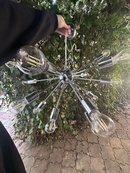 Żyrandol srebrny z 18 żarówkami