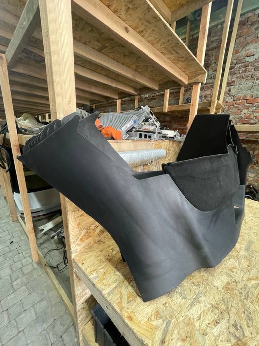 Обшивка багажника Tesla Y