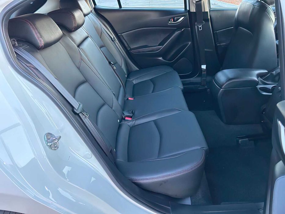 Mazda 3      2016