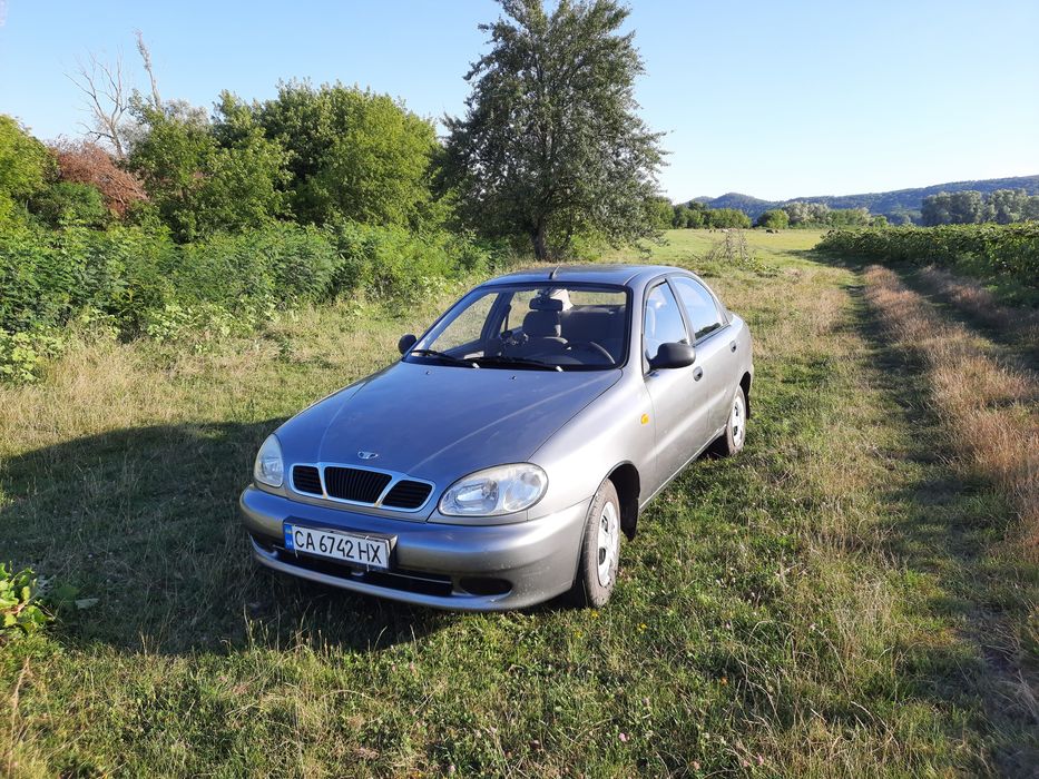 Автомобіль Daewoo Lanos