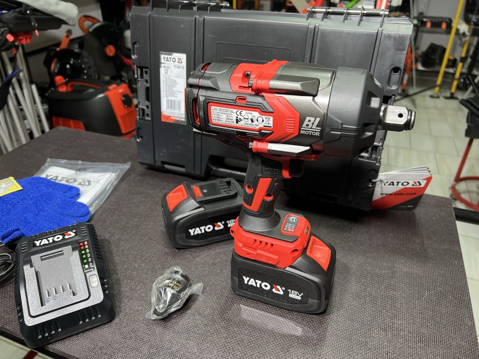 Гайковерт аккумуляторный бесщеточный YATO YT-828074 Комплект