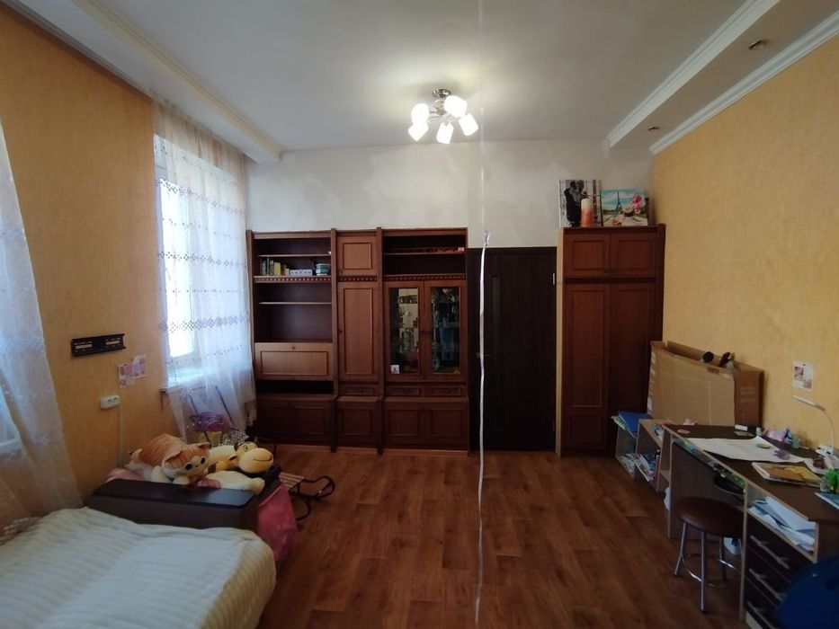 Продам двокімнатну квартиру 63.8 М2 Центр міста + Офіс !