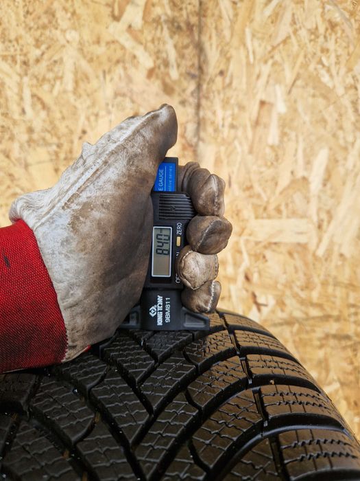 Opony zimowe 215/55/17 Semperit Speed-Grip 5