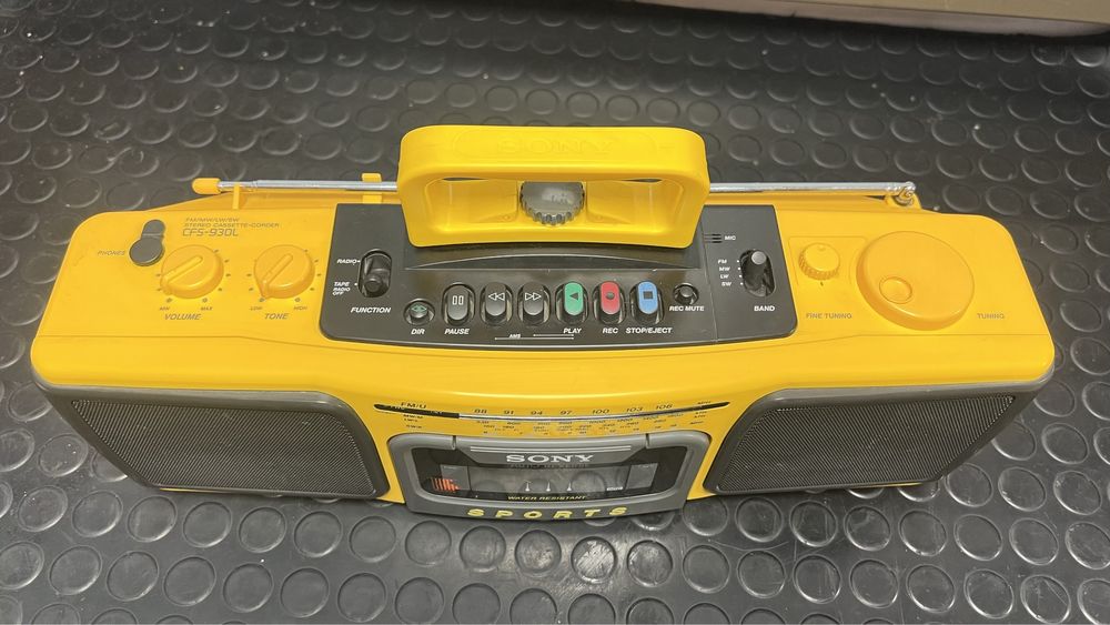 Radio vintage Multibanda e Cassette SONY SPORTS