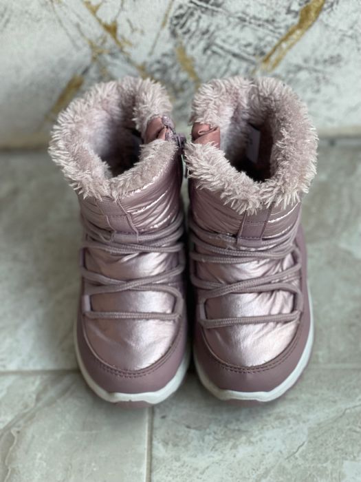 Зимові чоботи на дівчинку