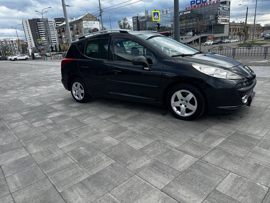 Продам авто Peugeot 207 с панорамой