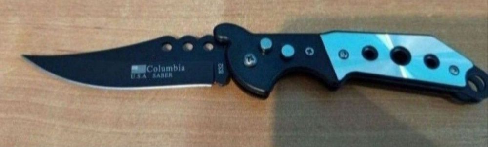 Scyzoryk sprężynowy skladany