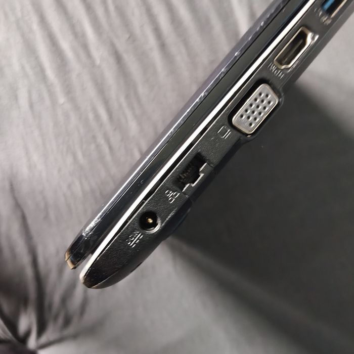 Asus A555L I7 5500U SSD opis