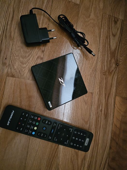 Box Formuler Z7+ como nova, com caixa.