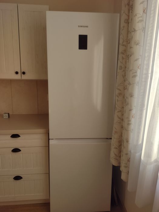 Lodówka Samsung RB34C675DWW