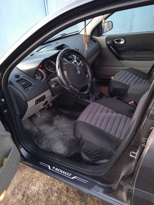 продаю свою машину рено