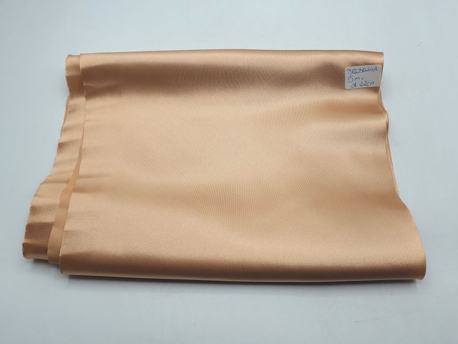 Atłas kupon 5 m.x ok.22 cm.brzoskwinia