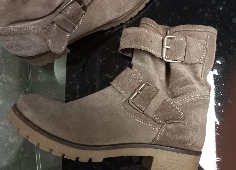 Botas camurça bejes