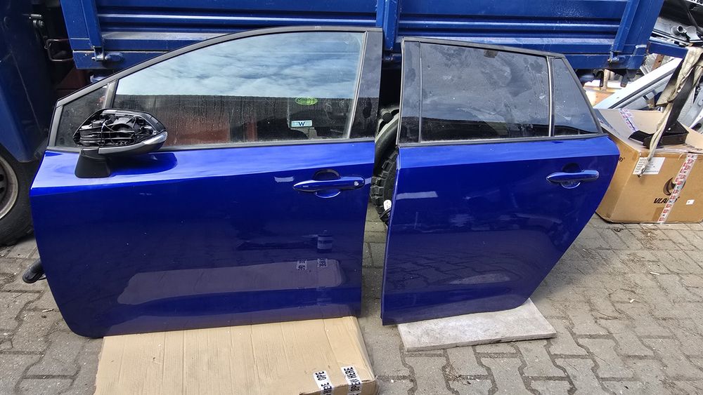 Drzwi corolla e21 lift lewe 8y8 kombi