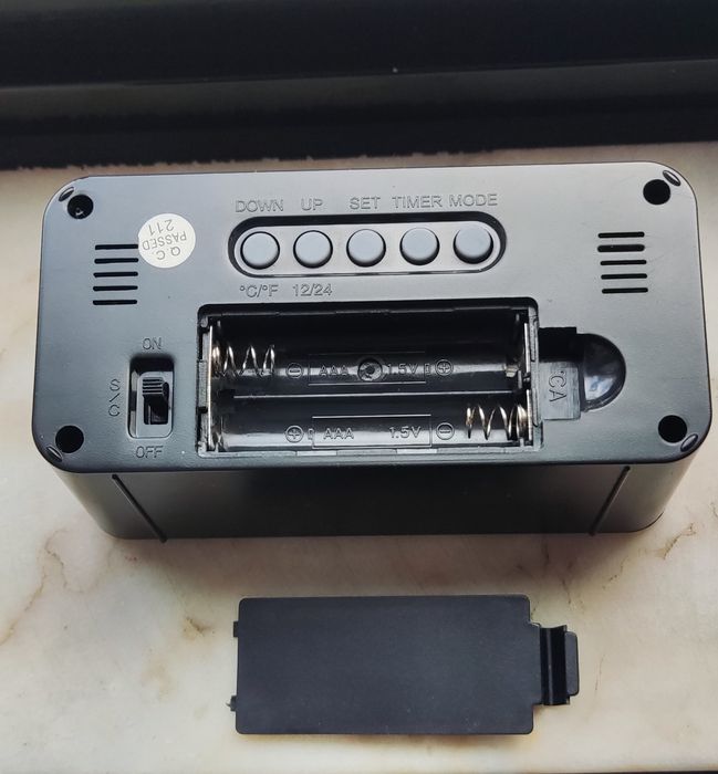 Relógio despertador pilhas LCD