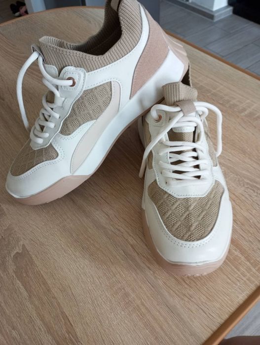 Кросівки 40 розмір