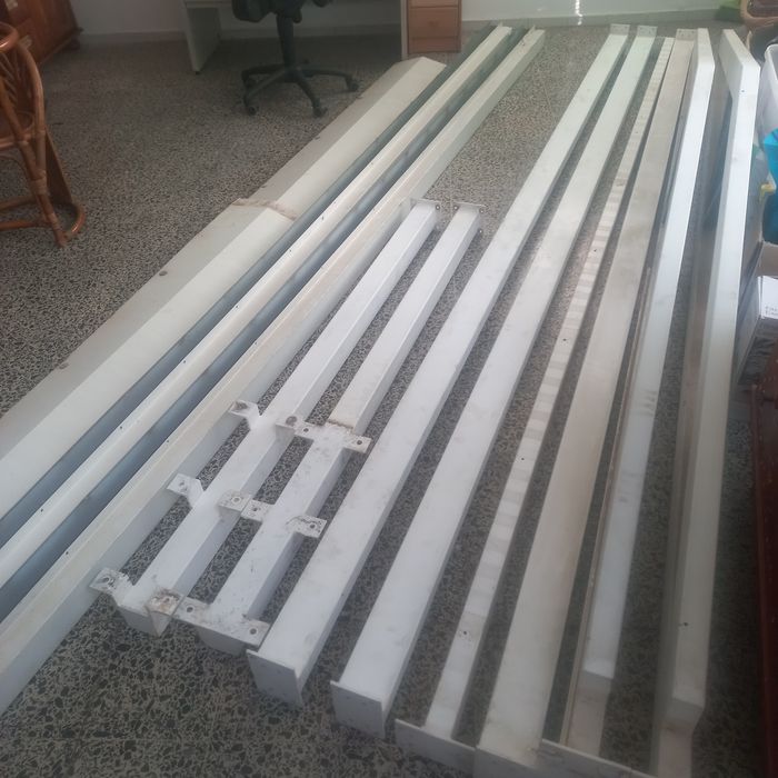 Estrutura de ferro galvanizado para cobertura exterior/ alpendre