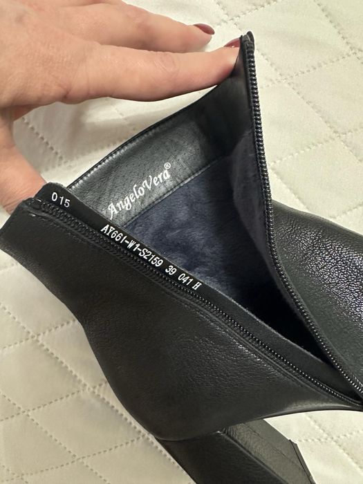 Жіночі ботільйони шкіряні