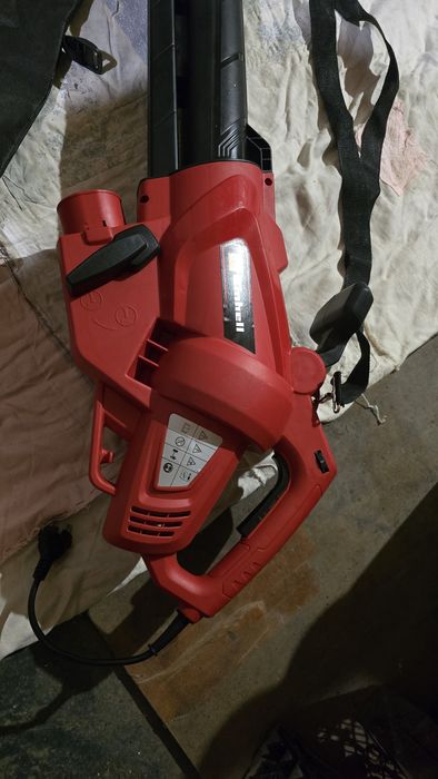 Дуйка для листя.   Повітродув-пилосос садовий Einhell