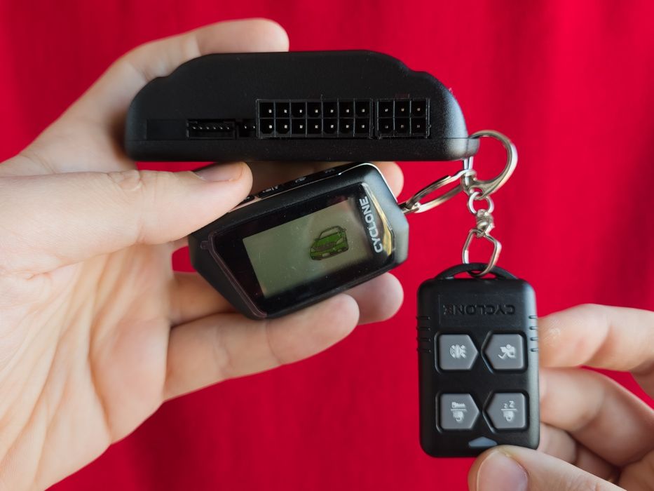 Двухсторонняя сигнализация на авто Cyclone X-400 автосигнализация