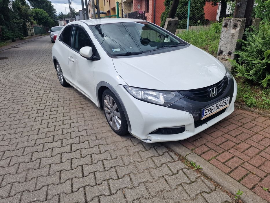 Honda Civic IX 1.4 iVtec biała perła w wersji sport