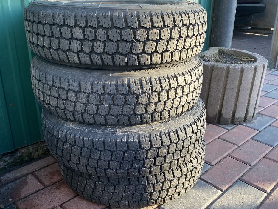 Продам гуму 155/70R13  в гарному стані.