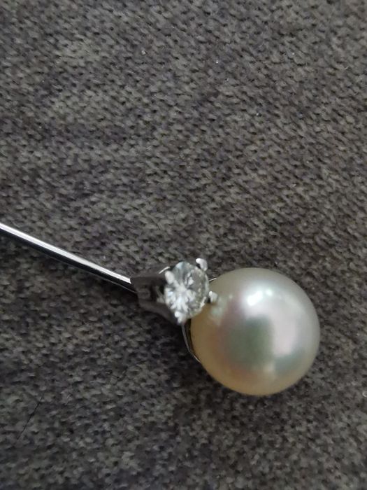 Broszka szpilka złota 585 brylant perła