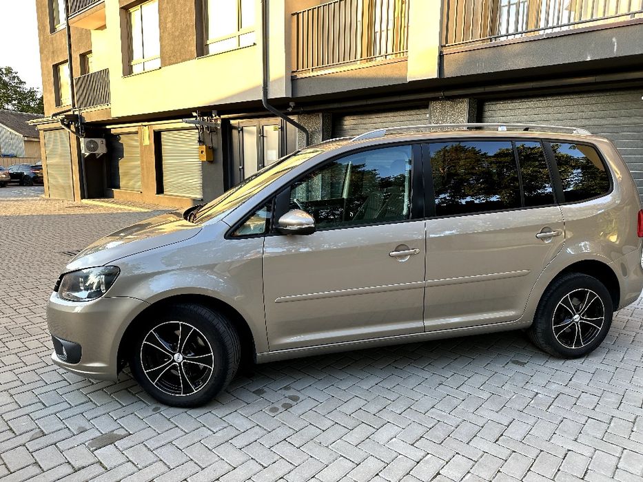 VW Touran 2013 автомат
