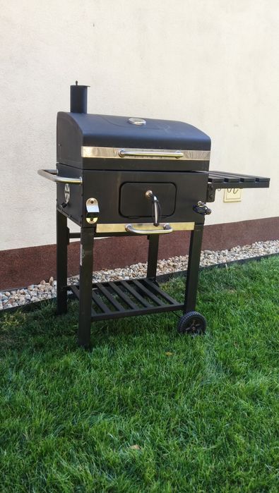 Grill węglowy ogrodowy