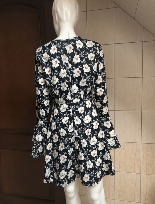 Sukienka z długim rękawem