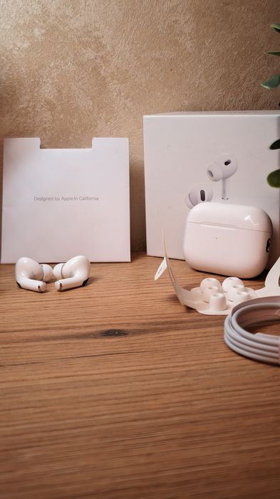 AirPods Pro 2, працюють з iPhone та Android