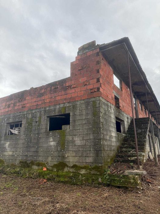 Vende-se Moradia c/ Terreno